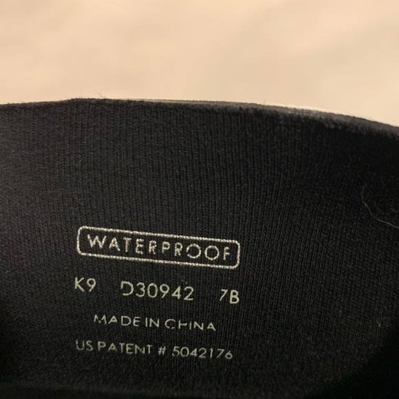 Women’s Black with White Trim Cole Haan Rubber Boots Size 7, Like New​​​​​​​​​ - Picture 5 of 7